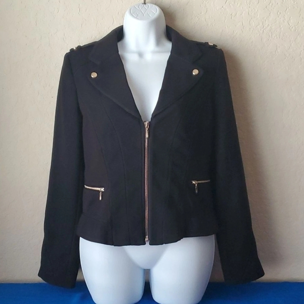 White House Black Market Moto Biker Jacket Womens 2 Black Zip V-Neck.  Gorgeous
